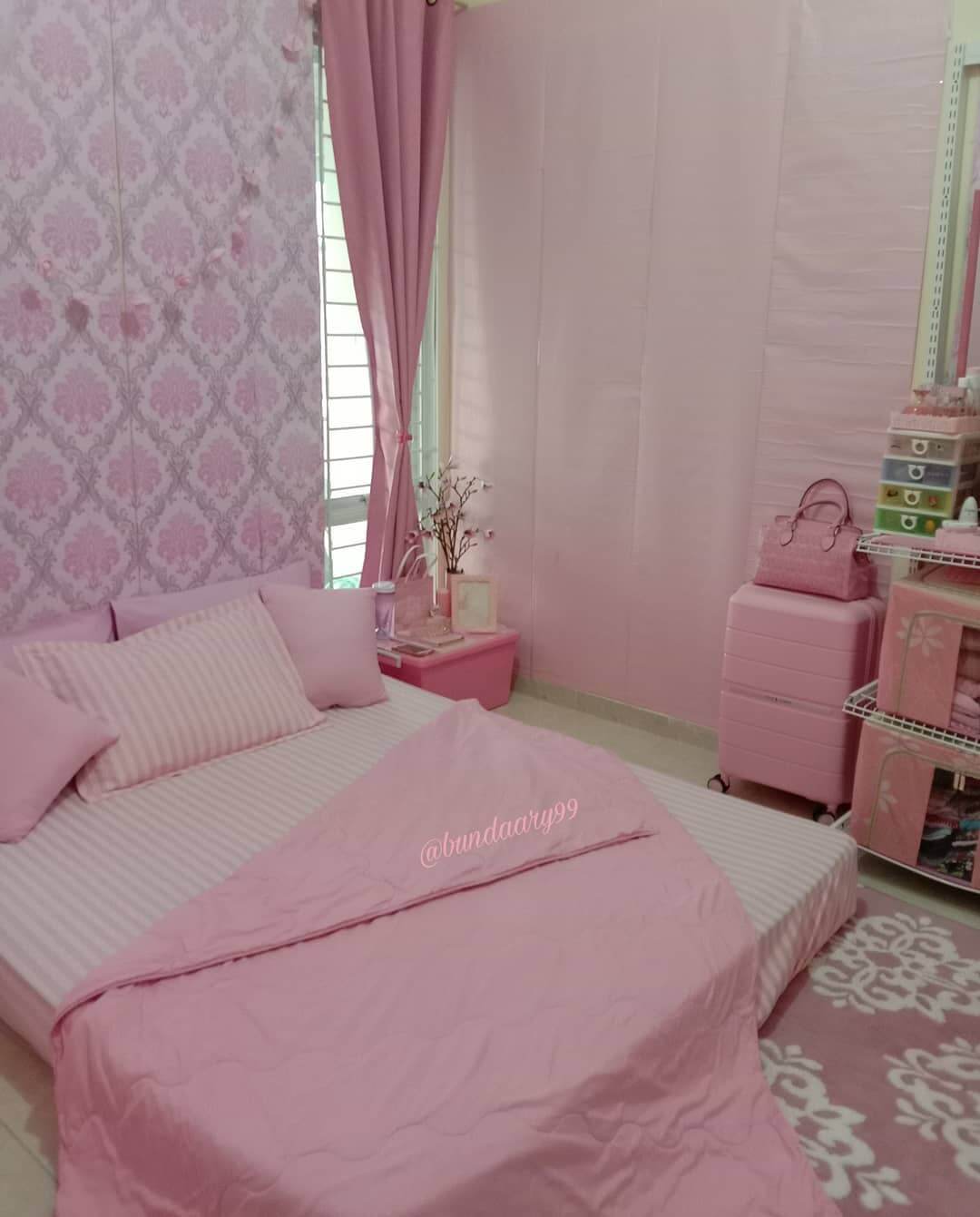 Patterned Pink Wallpaper Adds Romantic Texture to Walls