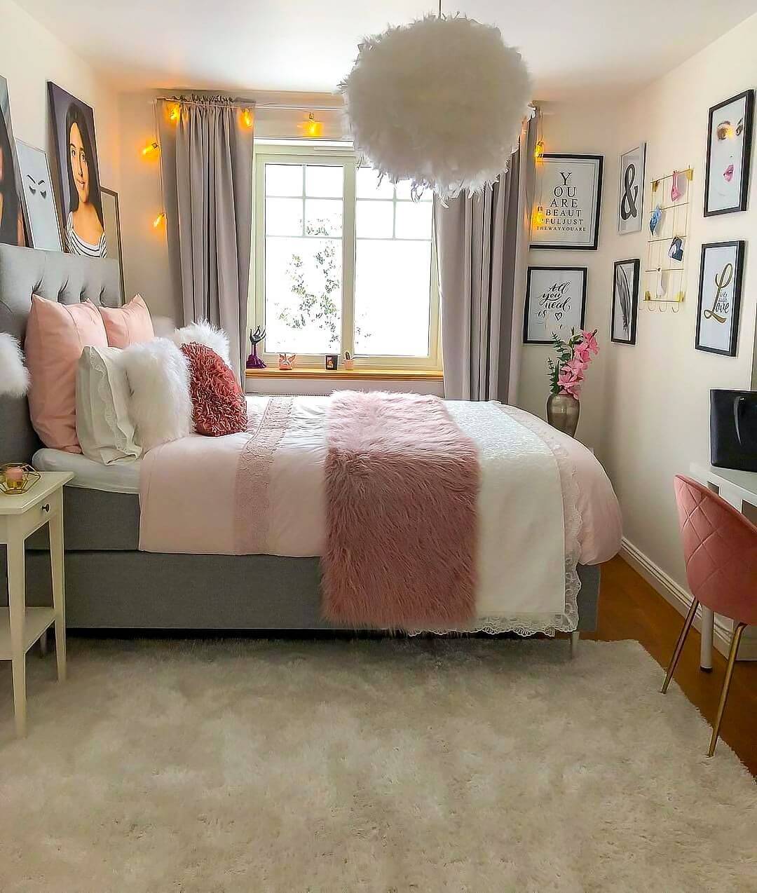 White Feather Chandelier Adds Softness and Glamour