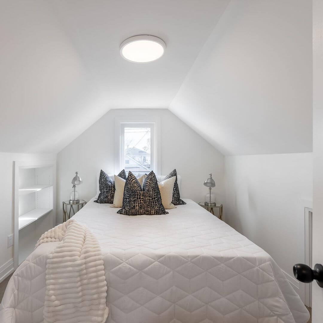 Layer Textures for Cozy Depth on Your White Bed