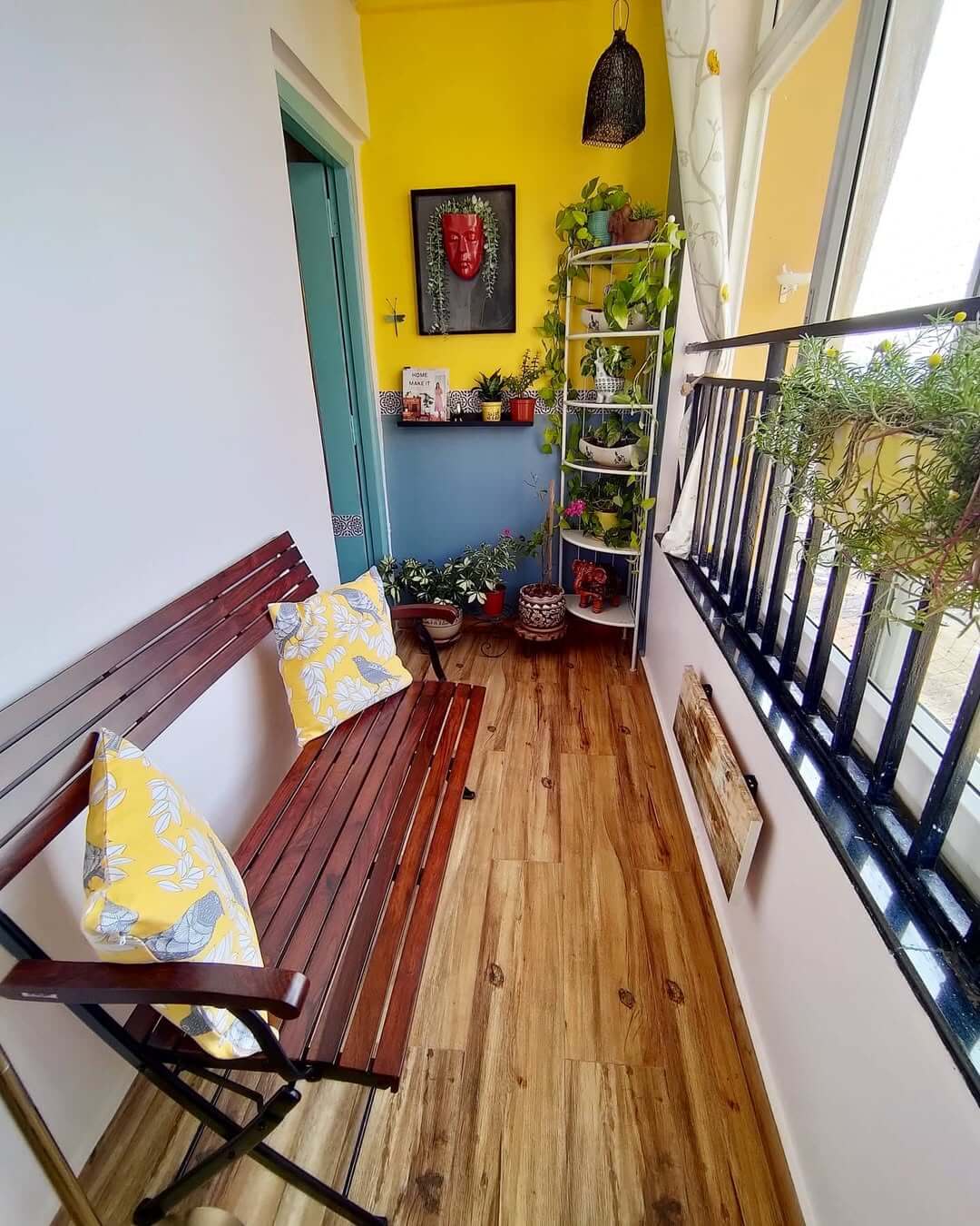 Define a Nook with a Foldable Wooden Bench