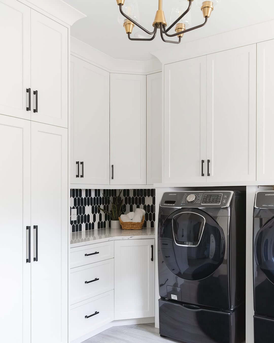 Hexagon Tile Backsplash Adds Graphic Interest Above Counter