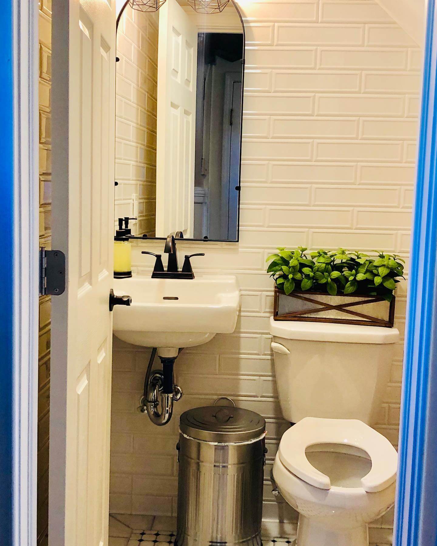Metal Planter Box Adds Greenery to Toilet Tank
