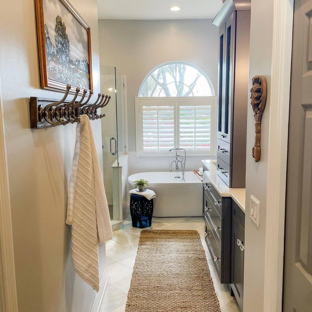 Keep Towels Accessible with Stylish Wall Hooks