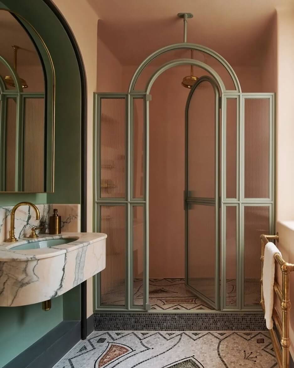 Arched Shower with Ribbed Glass