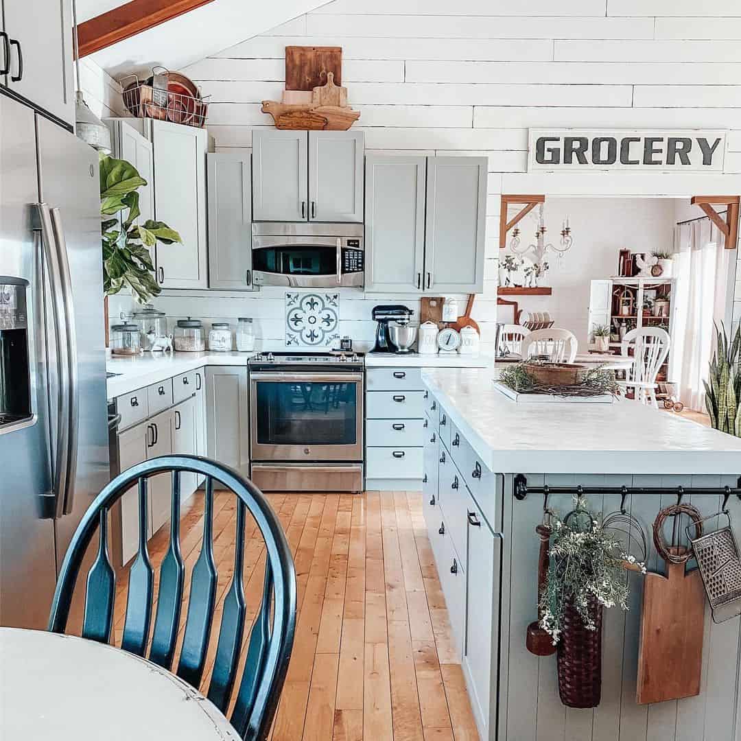 Farmhouse Focal Point with Decorative Tile