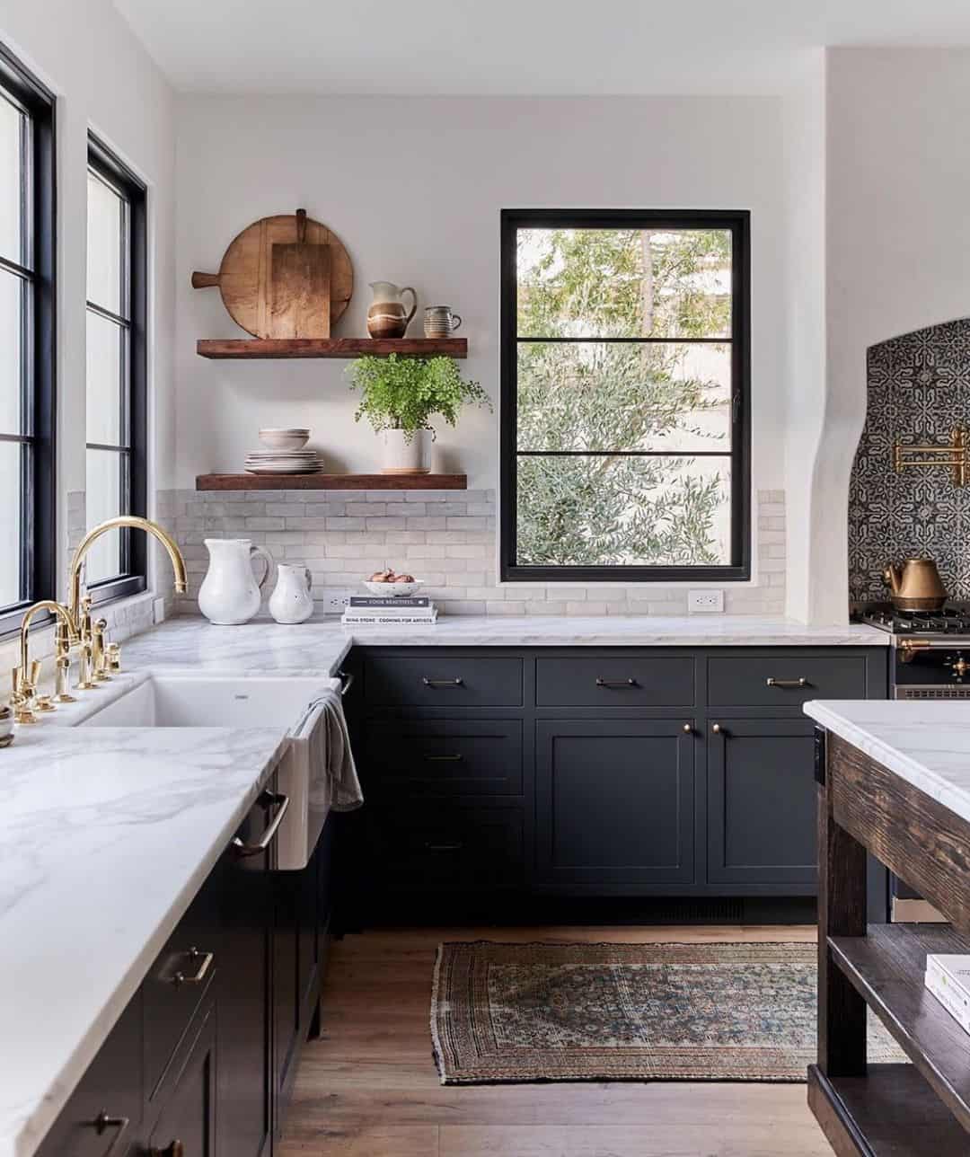 White Marble Countertops with Gentle Veining