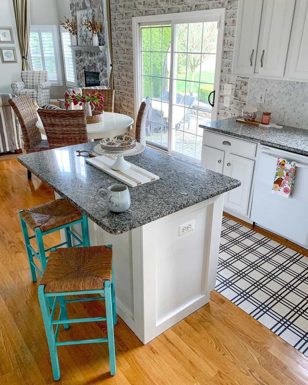 Tiny Mosaic Tiles Add Subtle Sparkle