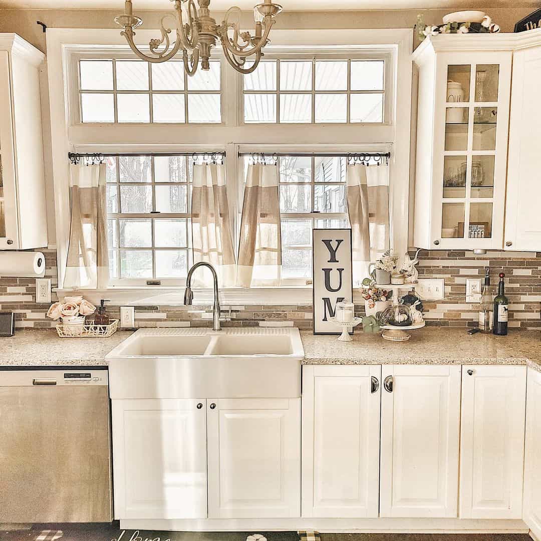 Horizontal Tile Adds Dimension Behind the Sink