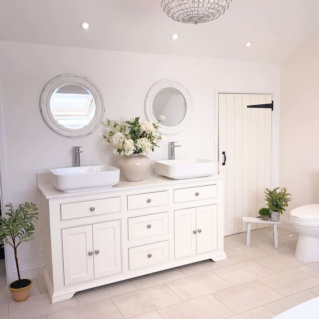 White Vanity with Silver Knobs Offers Classic Charm