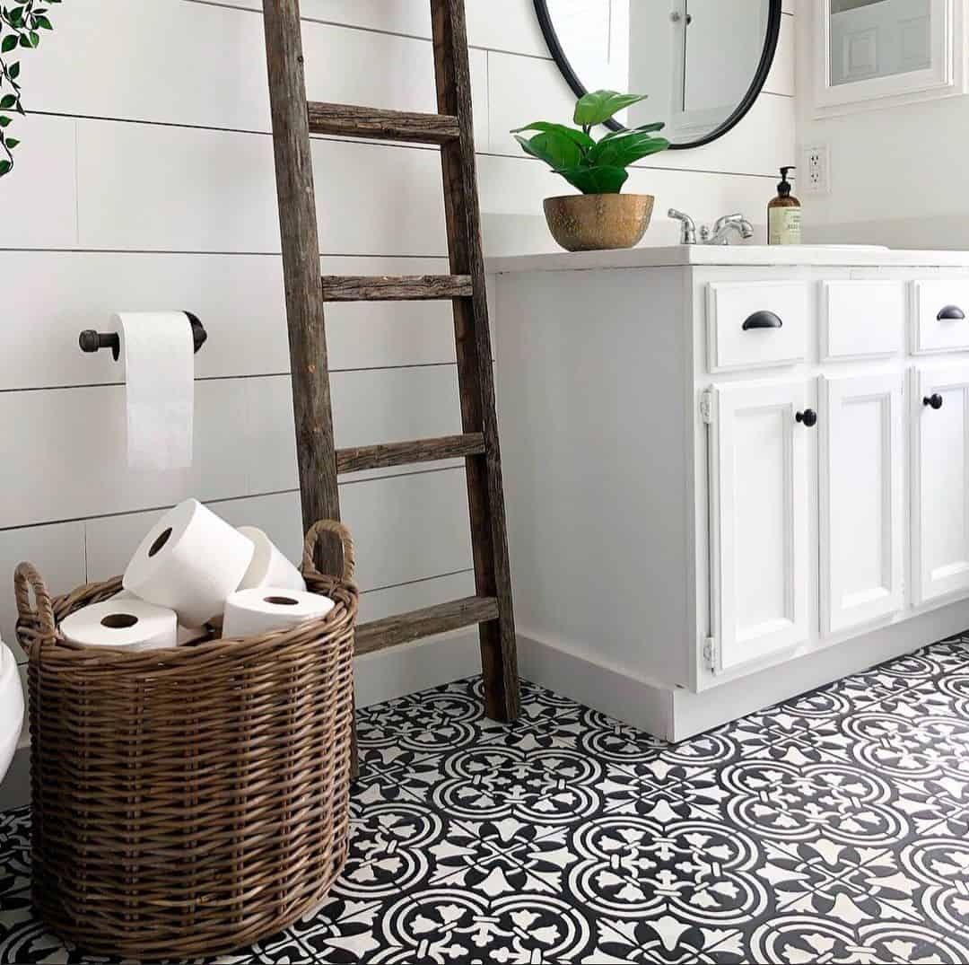 Rustic Ladder Offers Vertical Towel Storage