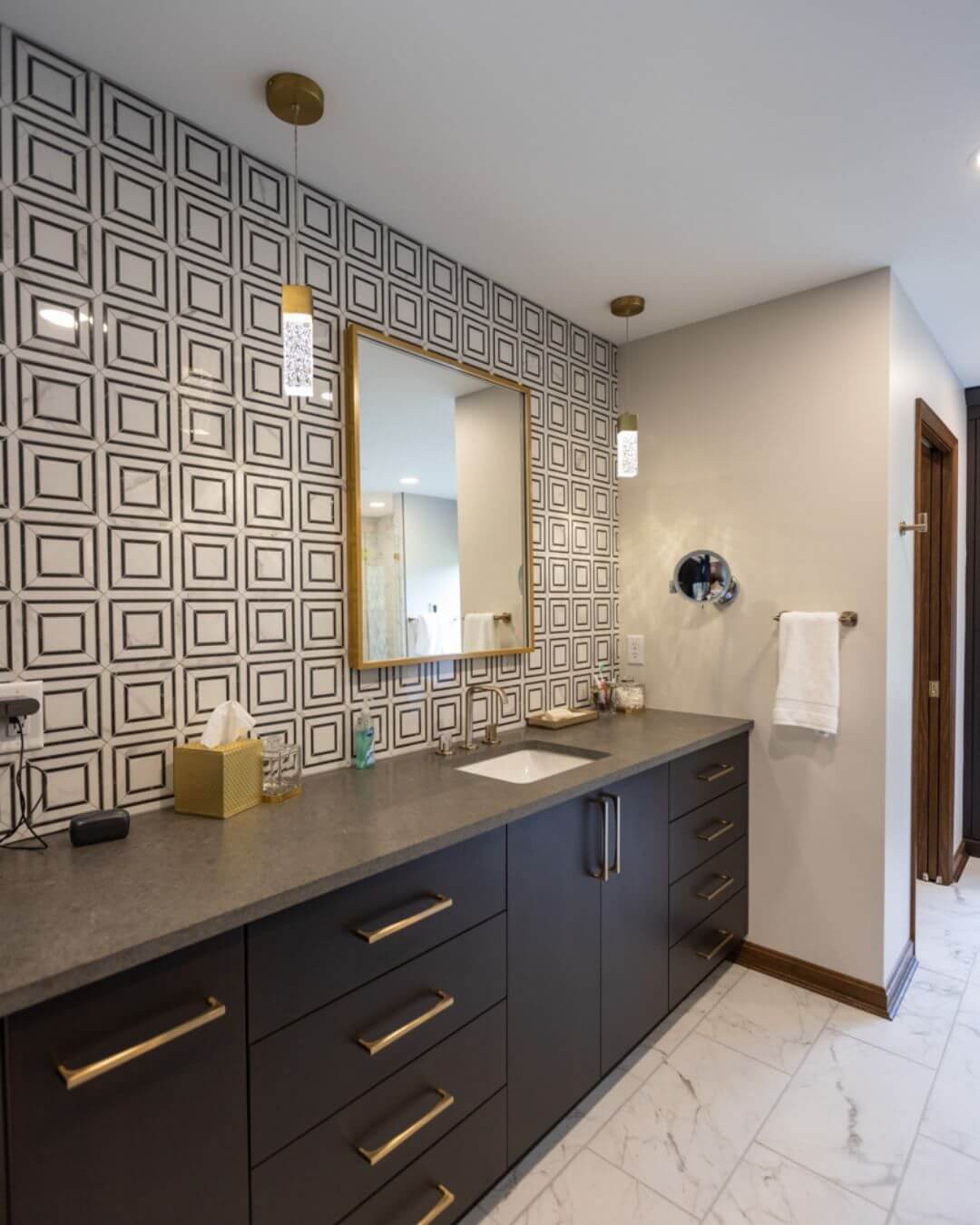 Geometric Black and White Tile Creates a Bold Backsplash