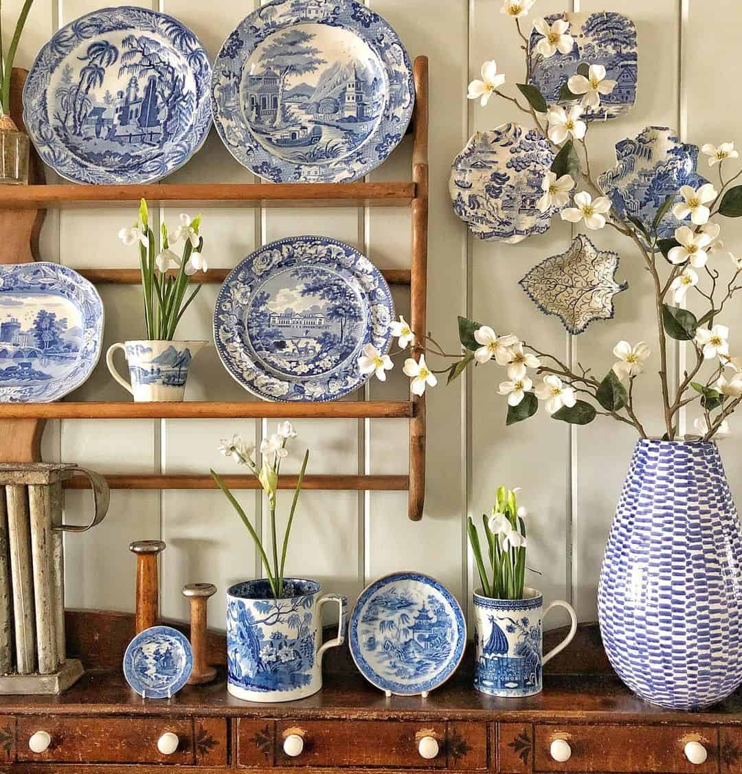 Blue and White Willow Pattern Mugs as Bud Vases