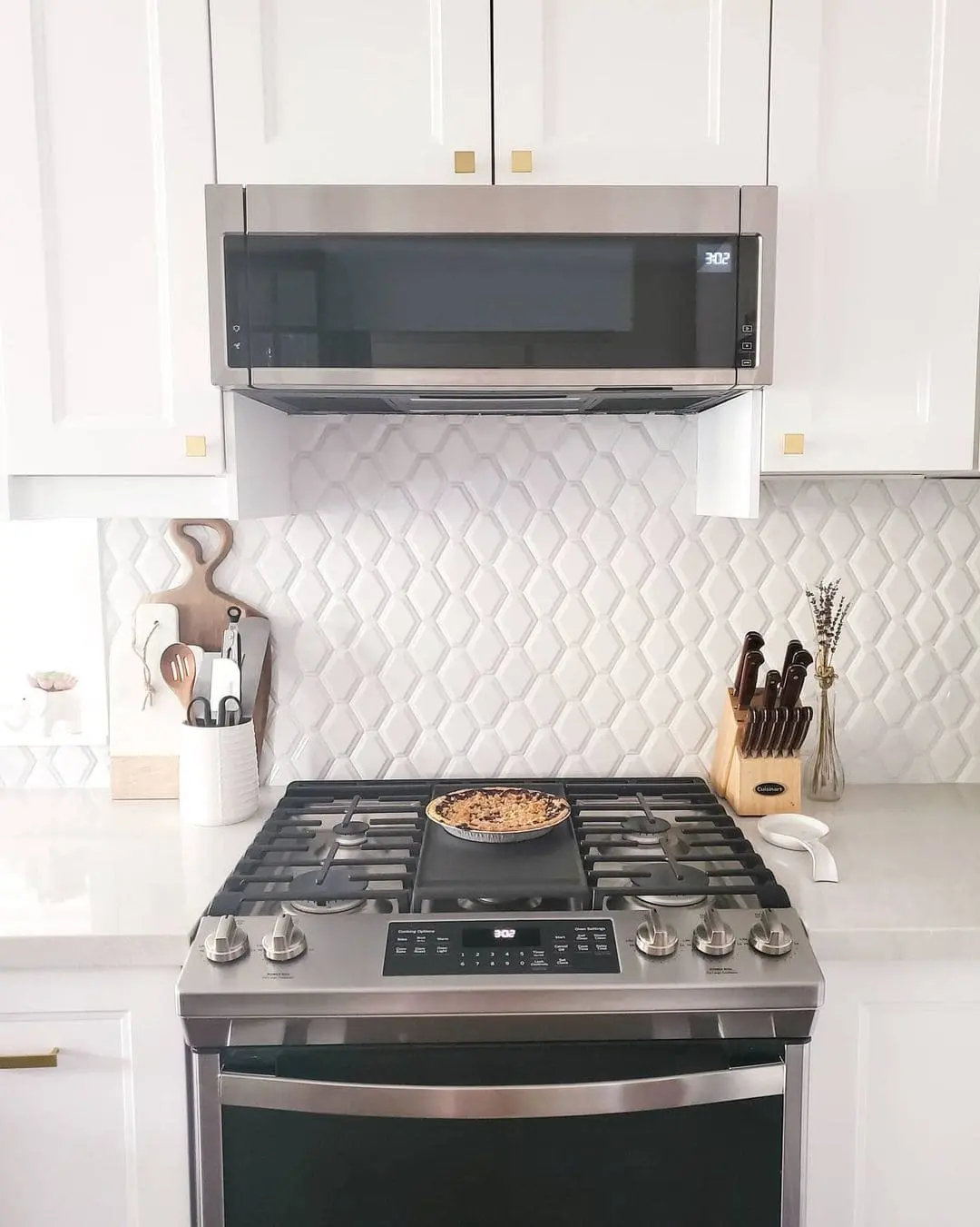 Geometric Interest with Diamond-Shaped Tiles