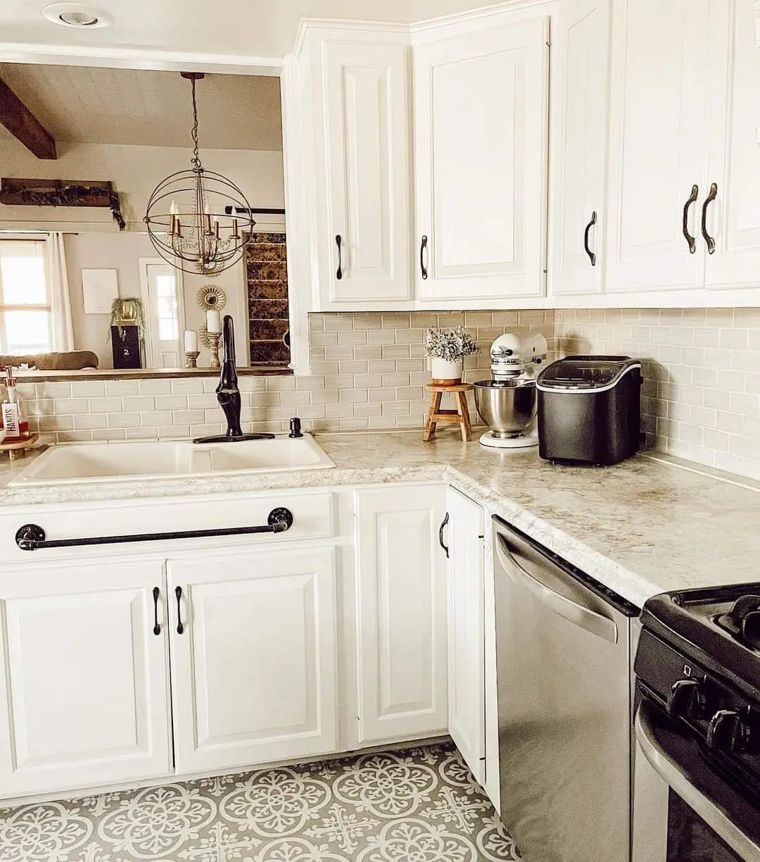 Transition with Countertops Featuring a Subtle Speckle