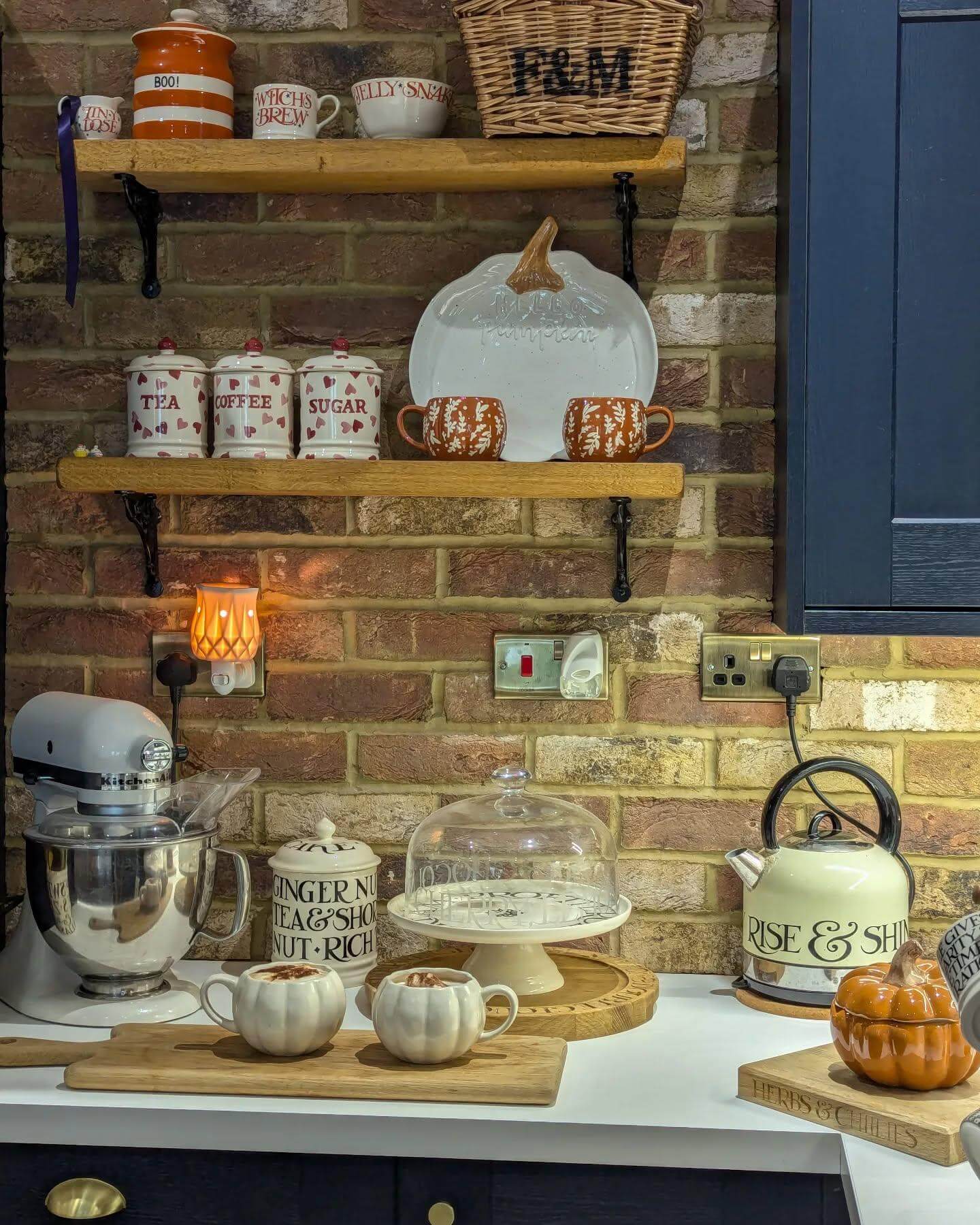 Pumpkin Mugs and Plates for Seasonal Kitchen Decor