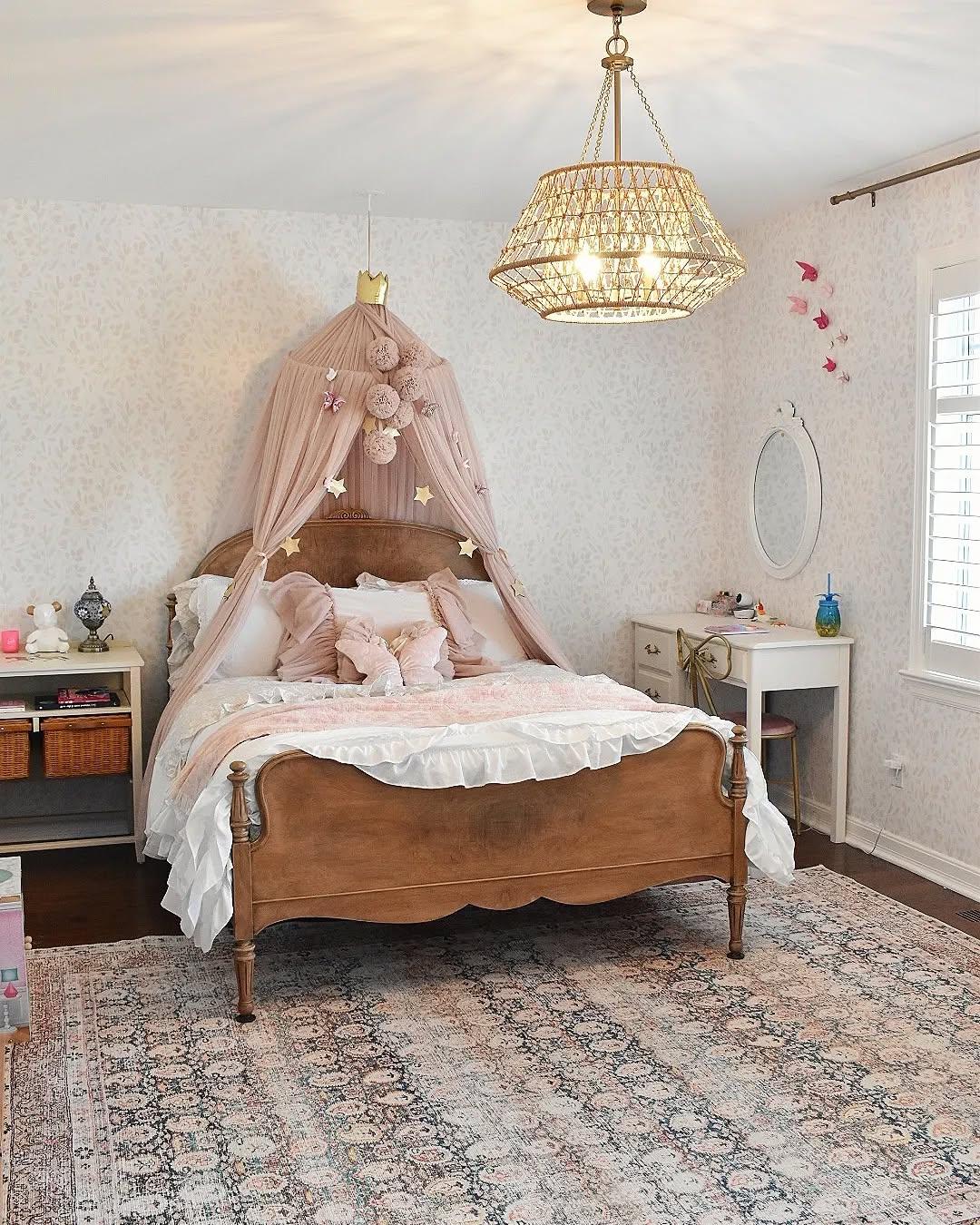 Crown Topper Adds Royal Flair to Tulle Bed Canopy