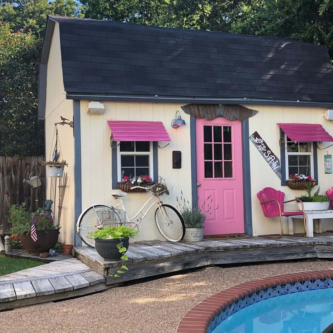 White Bicycle Adds Vintage Charm To Porch Decor