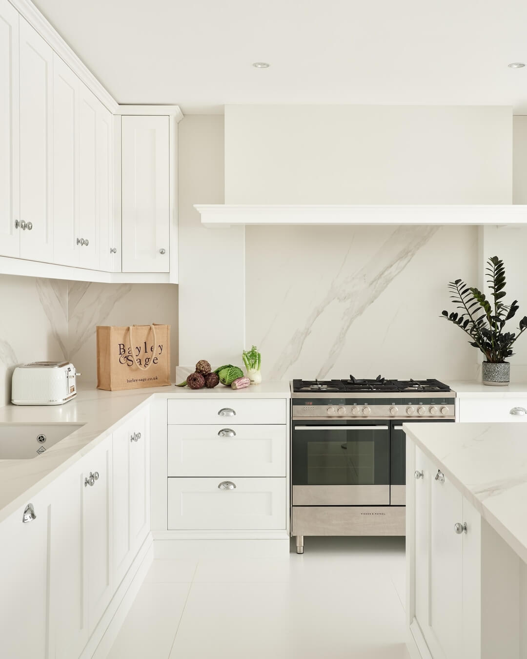 Marble Backsplash Adds a Dramatic Natural Element